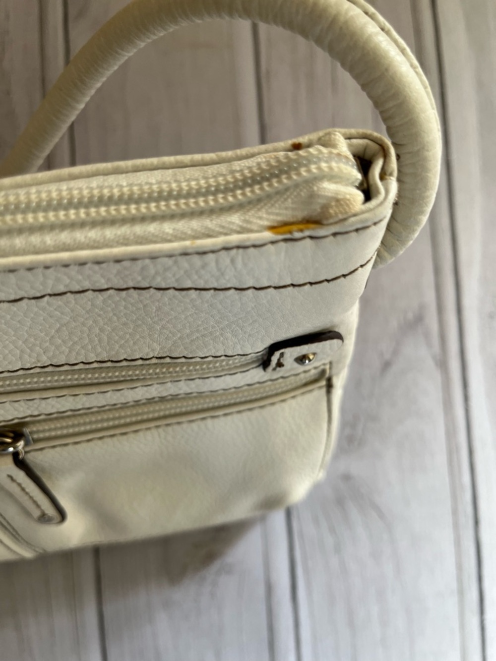 Tignanello pebbled leather crossbody shoulder off white leather purse. - Picture 16 of 16